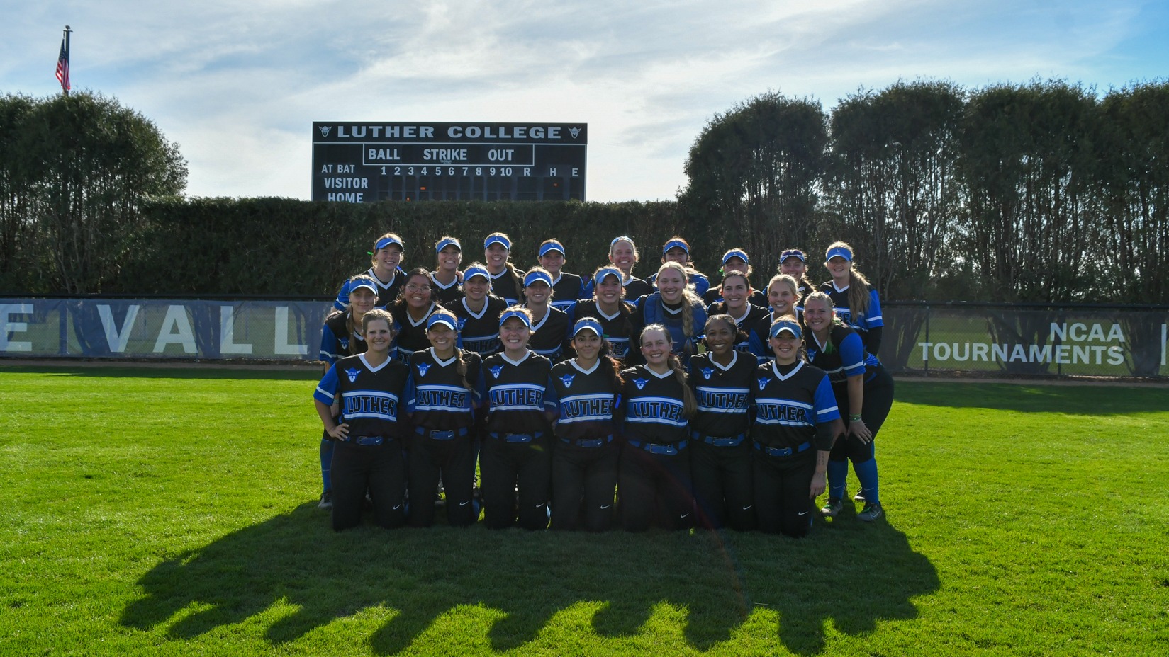 2025 Softball Team Photo