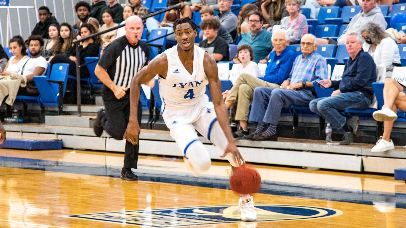 Men's basketball falls in final road game of the season Lynn University