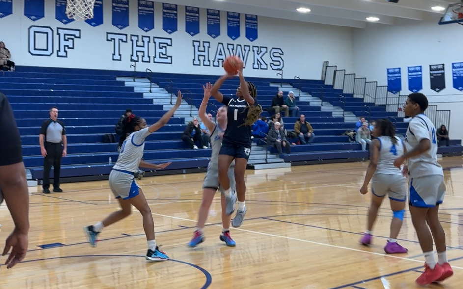 WBB - MyKenzi Harris (1) drives the lane at Henry Ford (Jan. 14, 2026)