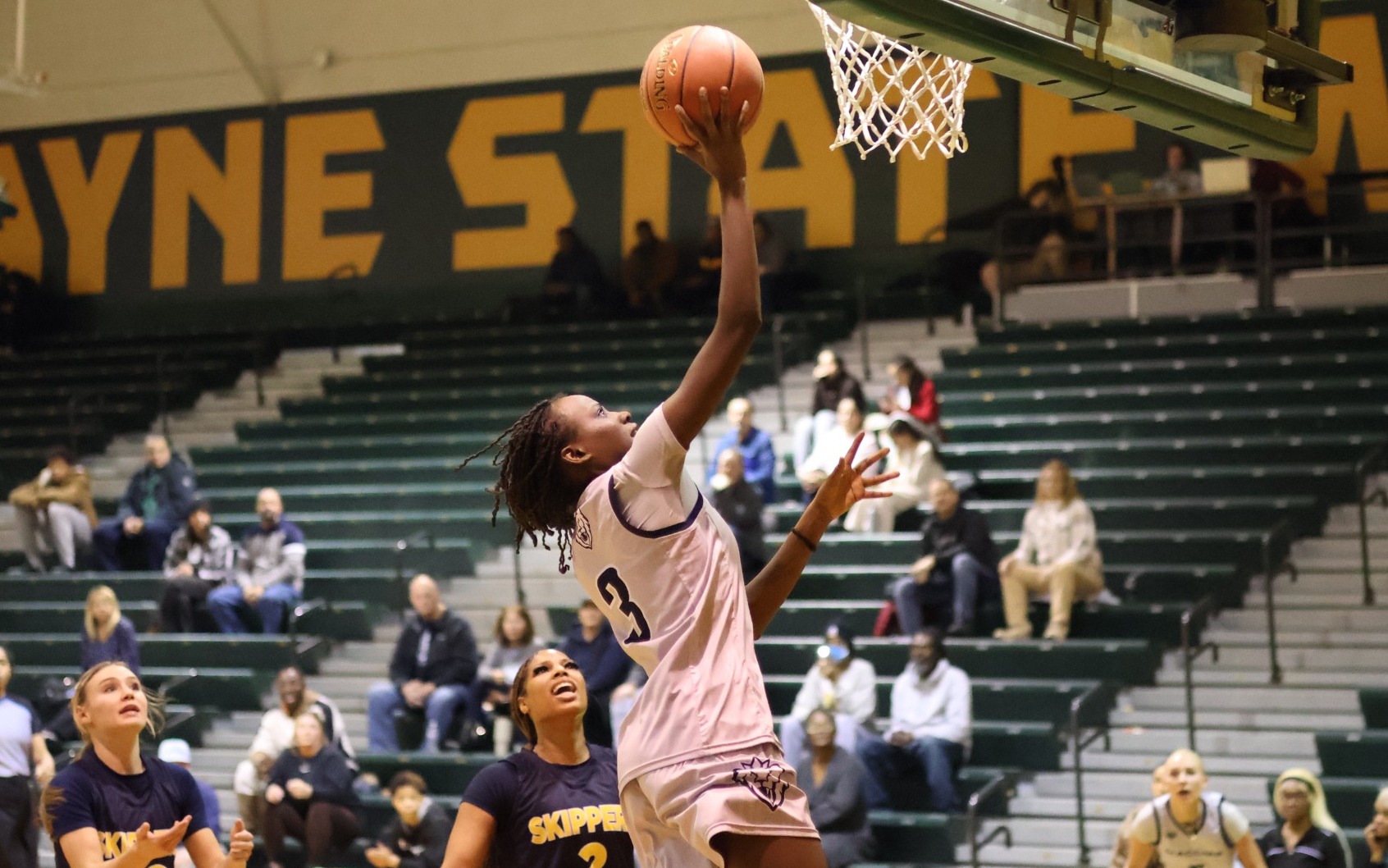 WBB - Janiya McWilliams (3) drives the bucket for two against SC4 (Jan. 21, 2026)