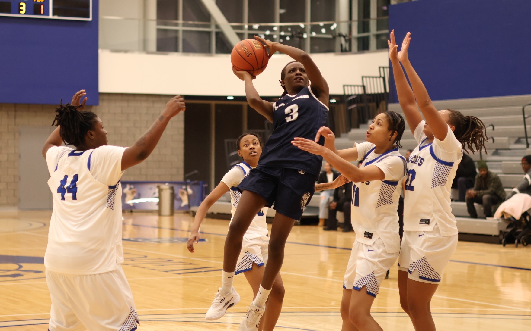 WBB - Janiya McWilliams (3) drives the lane at Wayne County (Jan. 28, 2026)