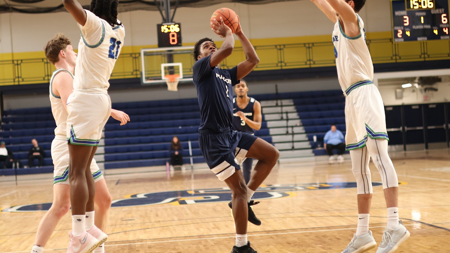 Donald Wilburn (1) Drives Basket Against Bay (Jan. 3, 2026)