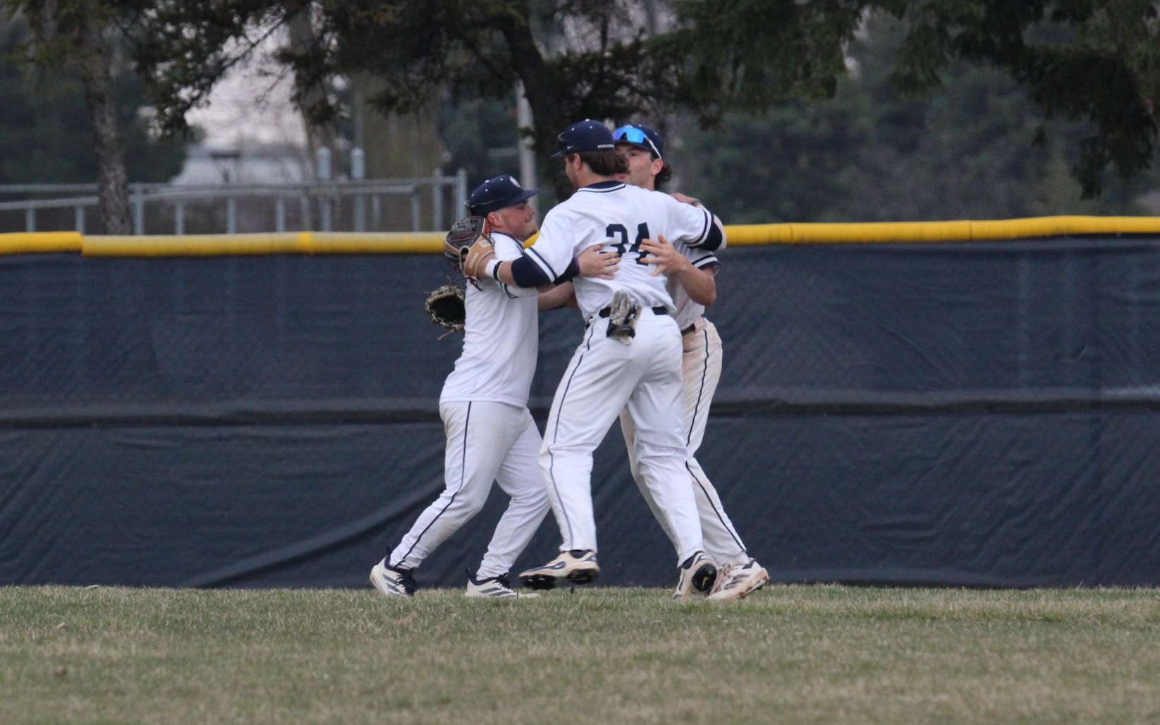 Baseball celebrates home victory