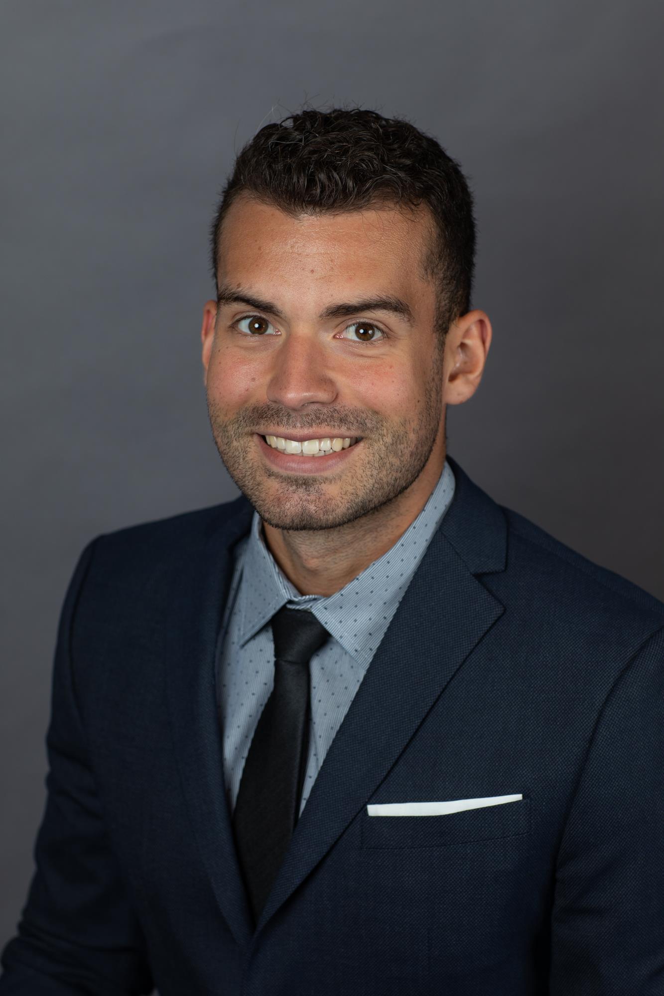 Dan Decker Headshot
