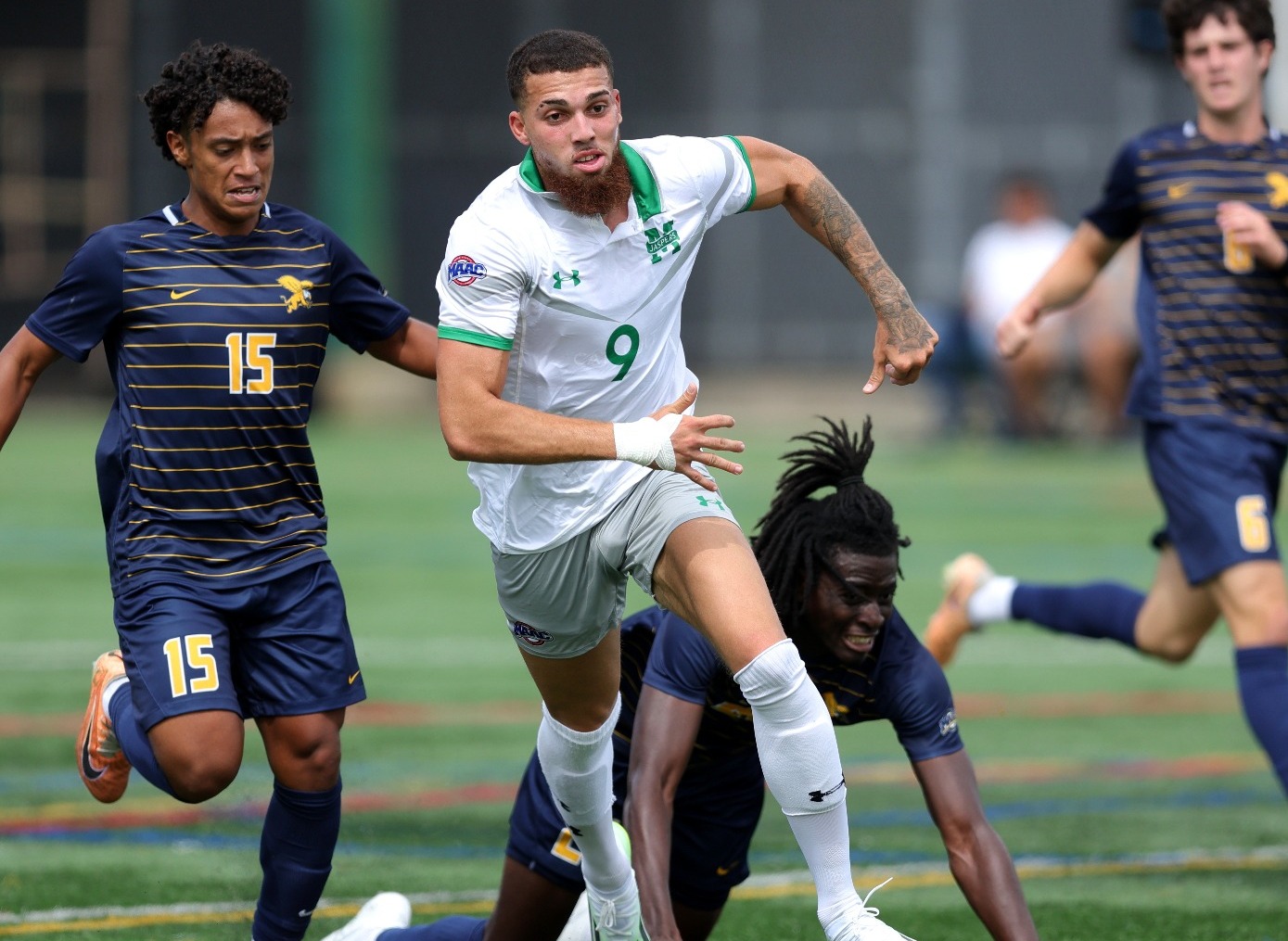 Soccer Squeezes Past Quinnipiac, 32 Manhattan College Athletics