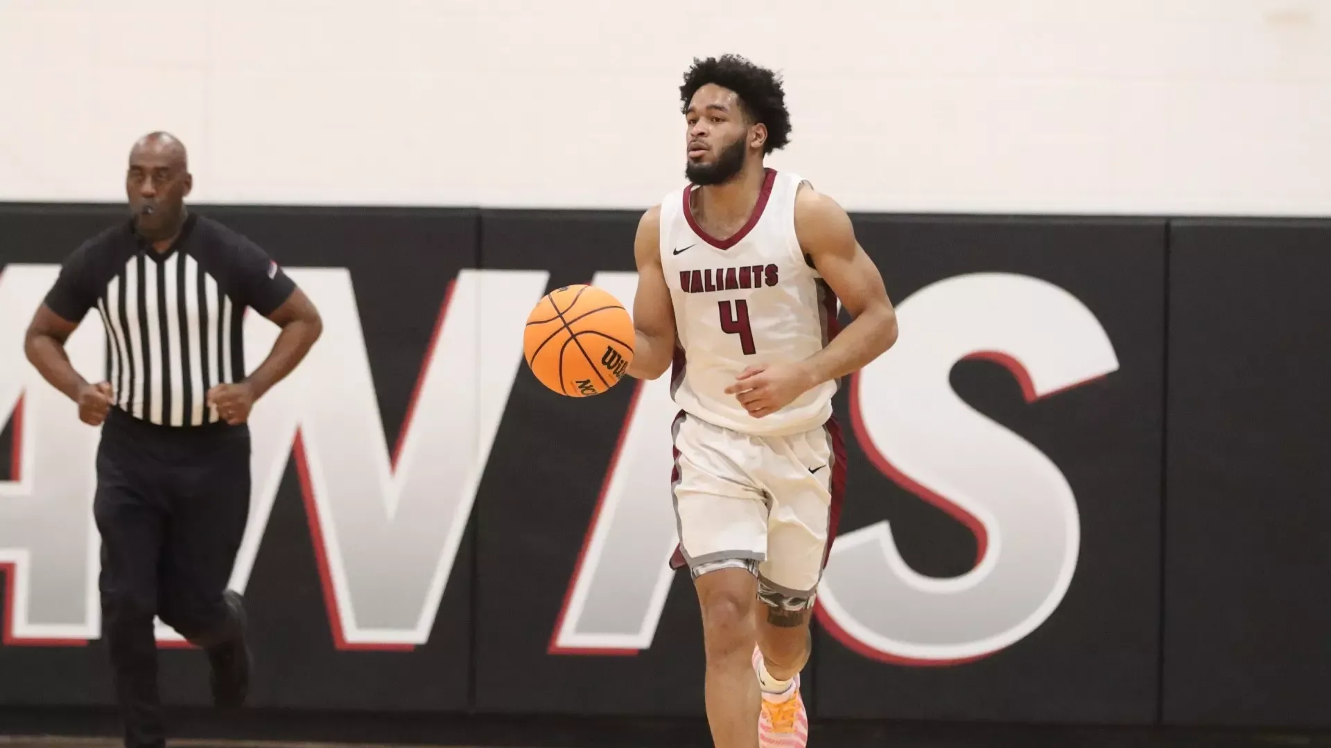 robinson taking the ball up court