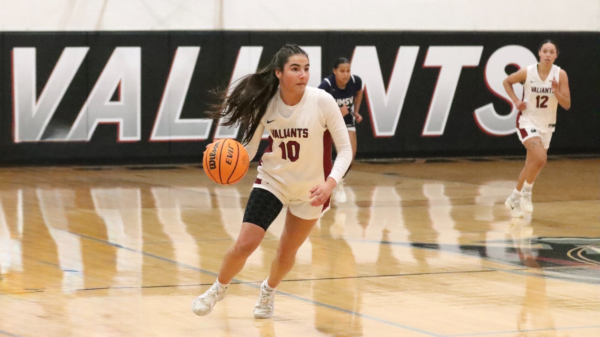 o'mara bringing the ball up the court