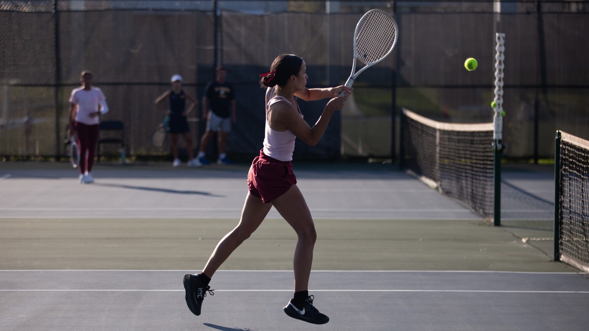 amaya returning the ball