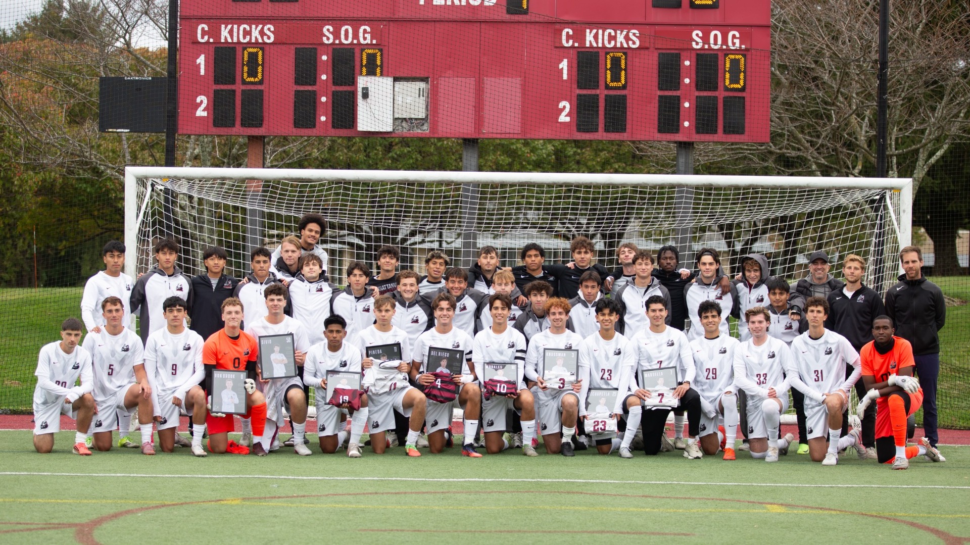 msoc team shot on senior day