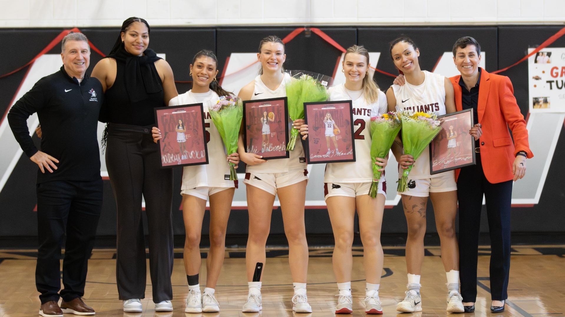 senior day WBB group picture
