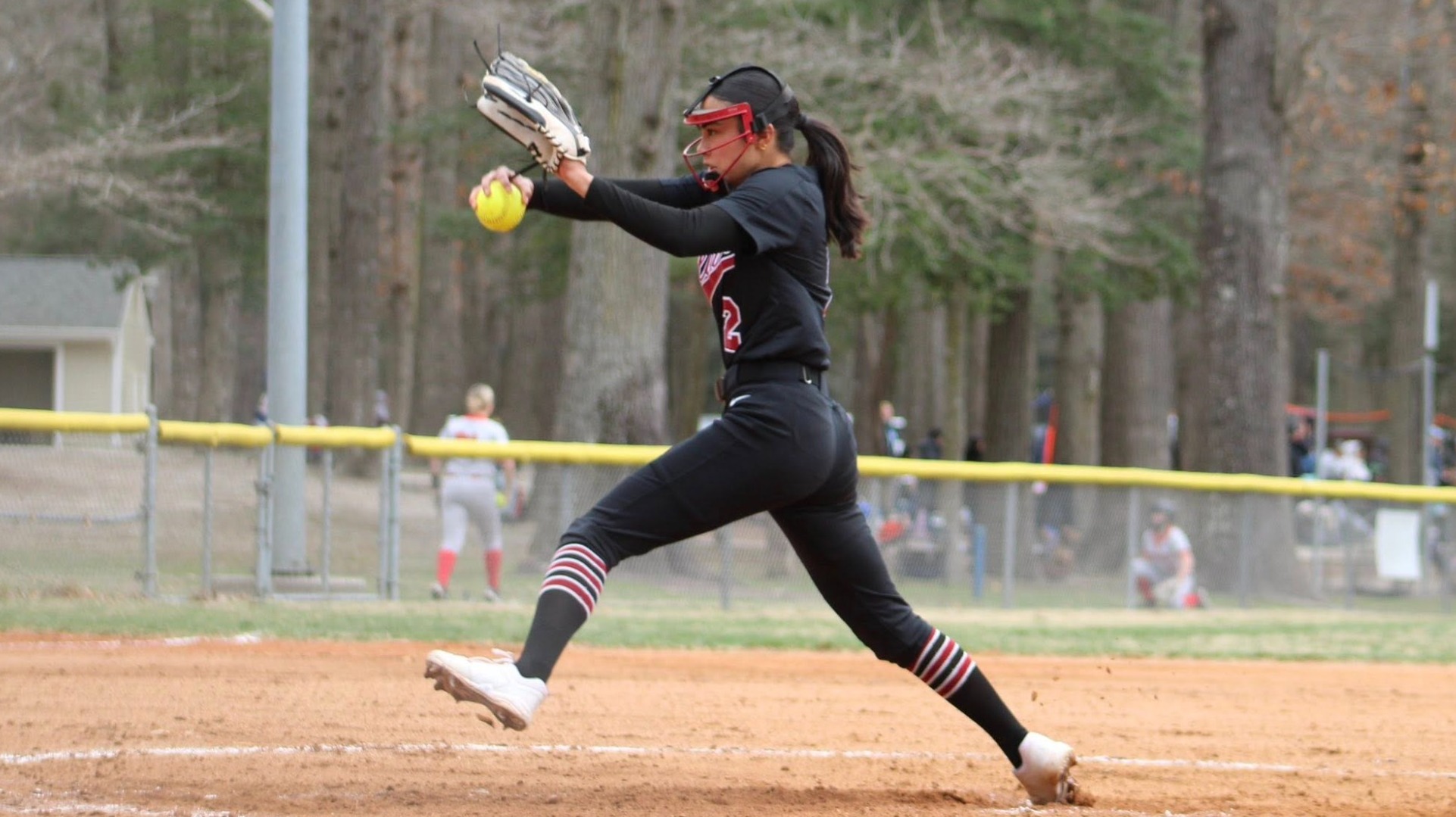 Tahlia Smith pitching