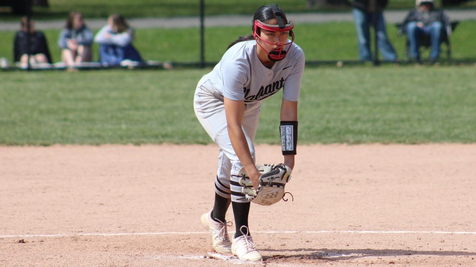 Tahlia Smith pitching
