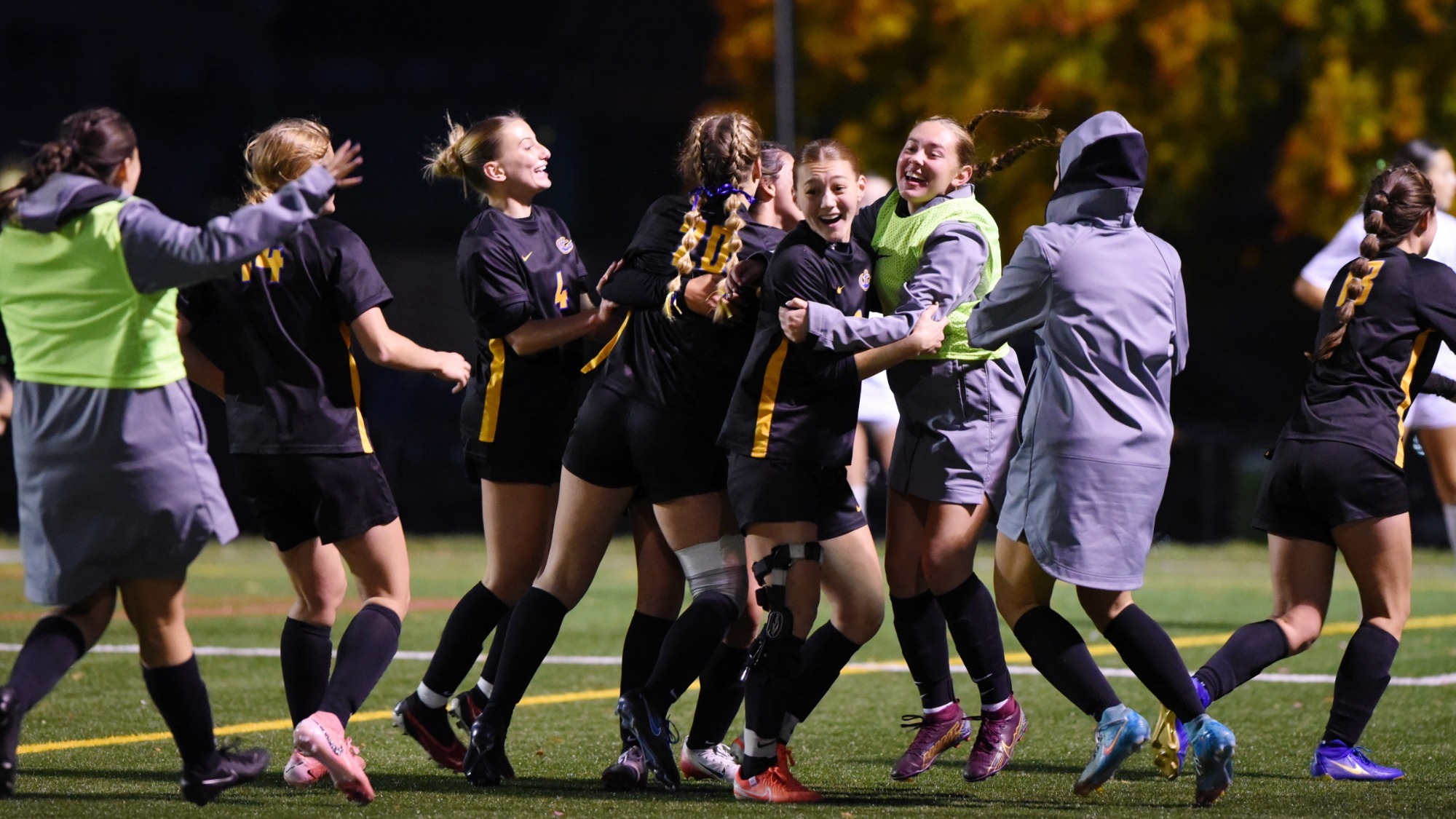 Team Women's Soccer 110125 1