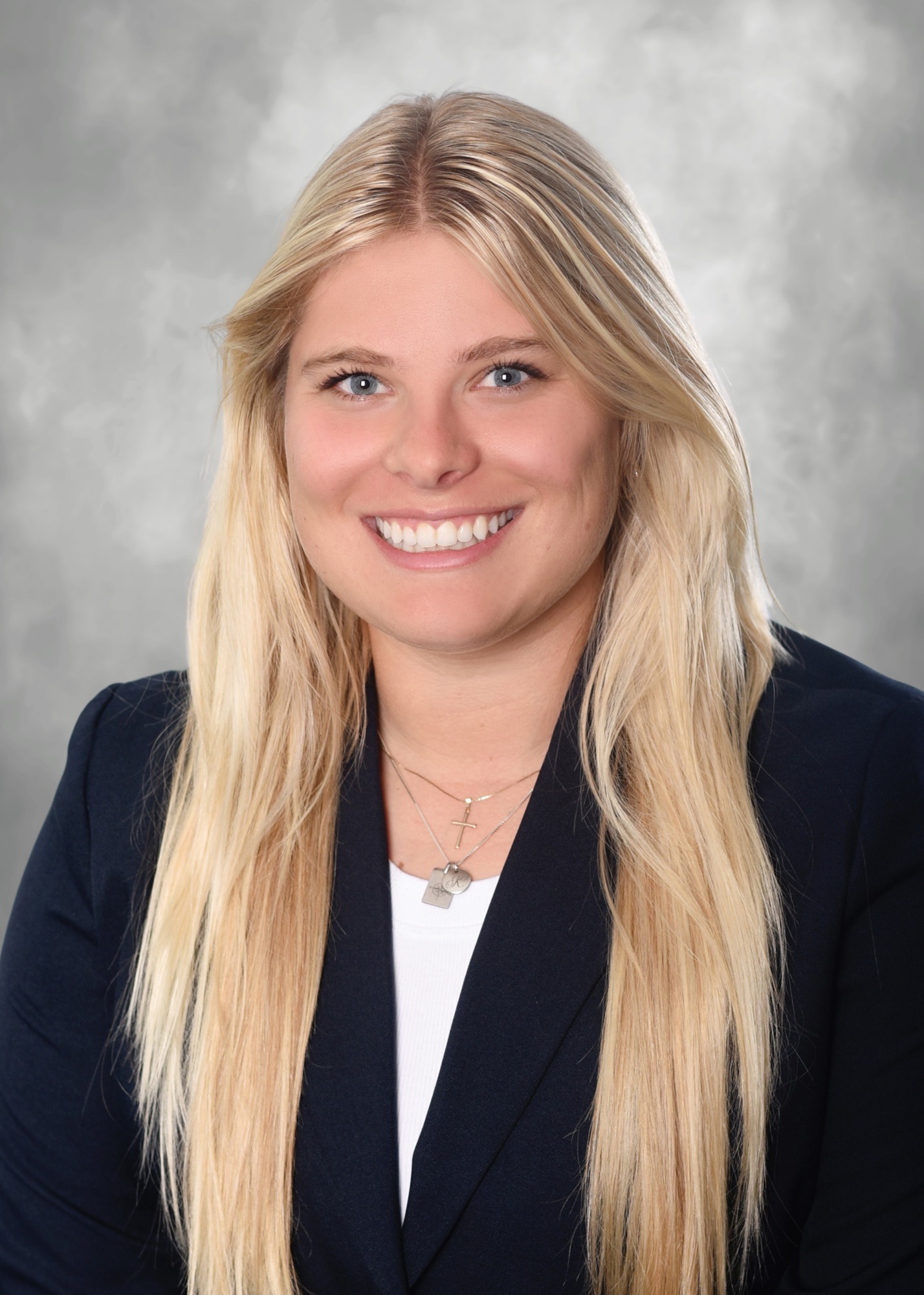 Kelly Cline Headshot 2025 Updated