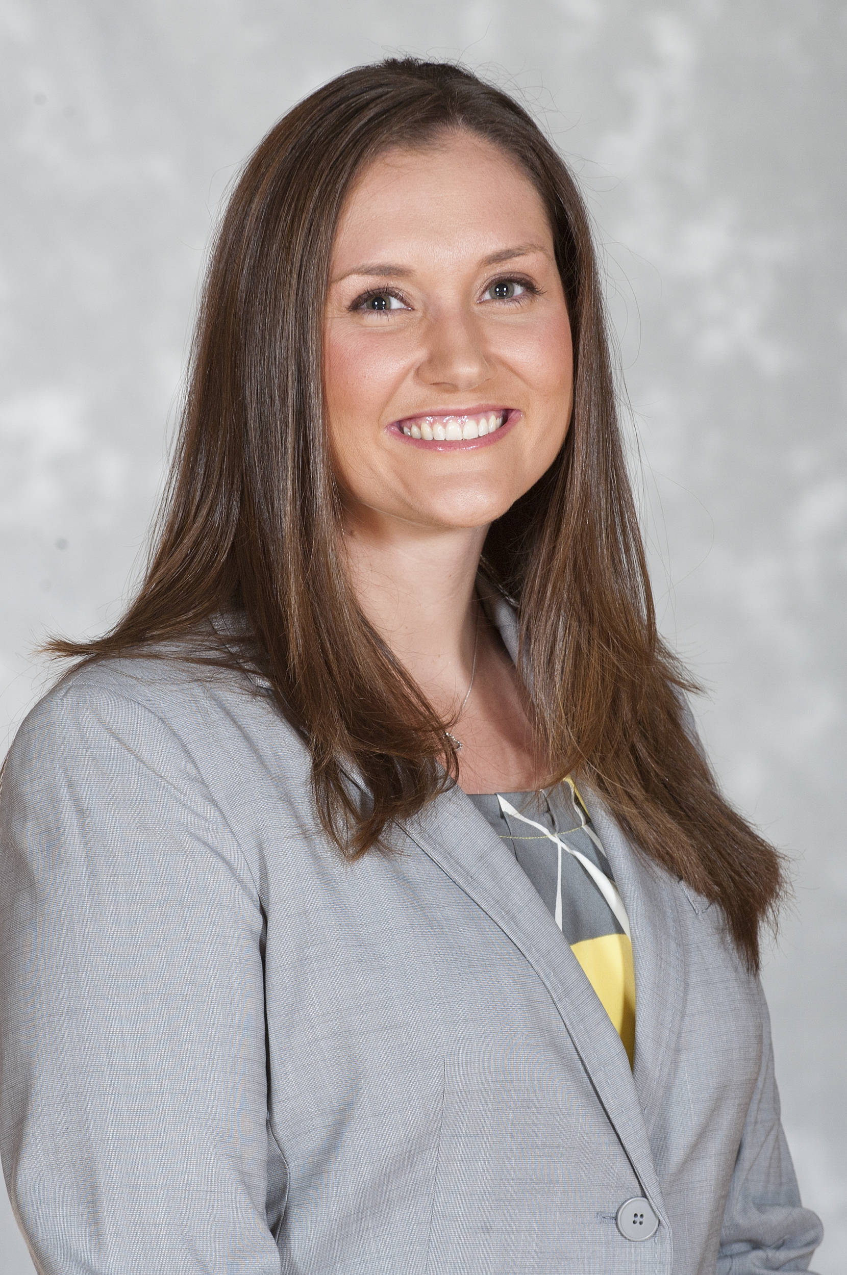 Headshot image of women's basketball student-athlete Erin Leger