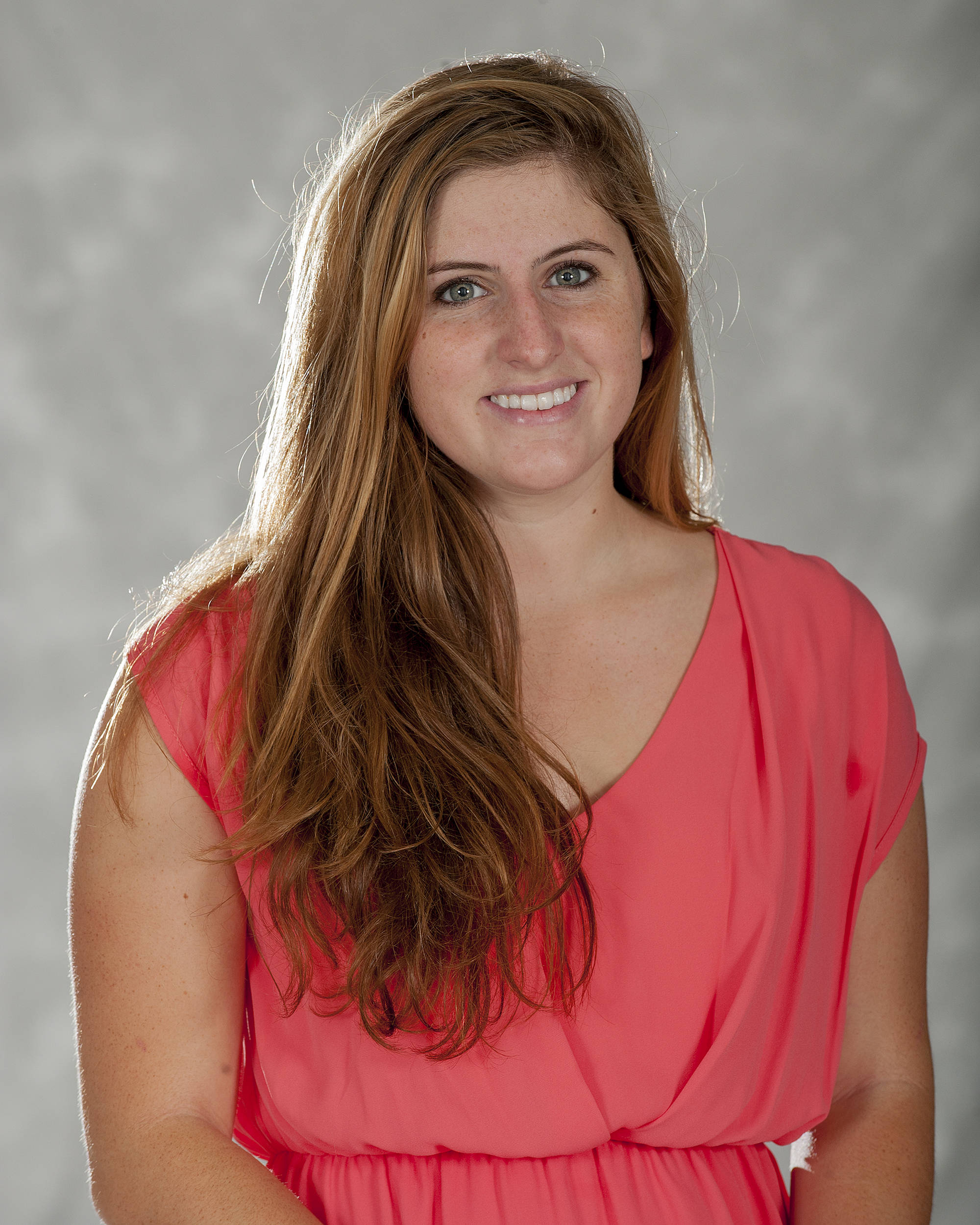 Headshot image of women's swimming & diving student-athlete Alyssa Parsons