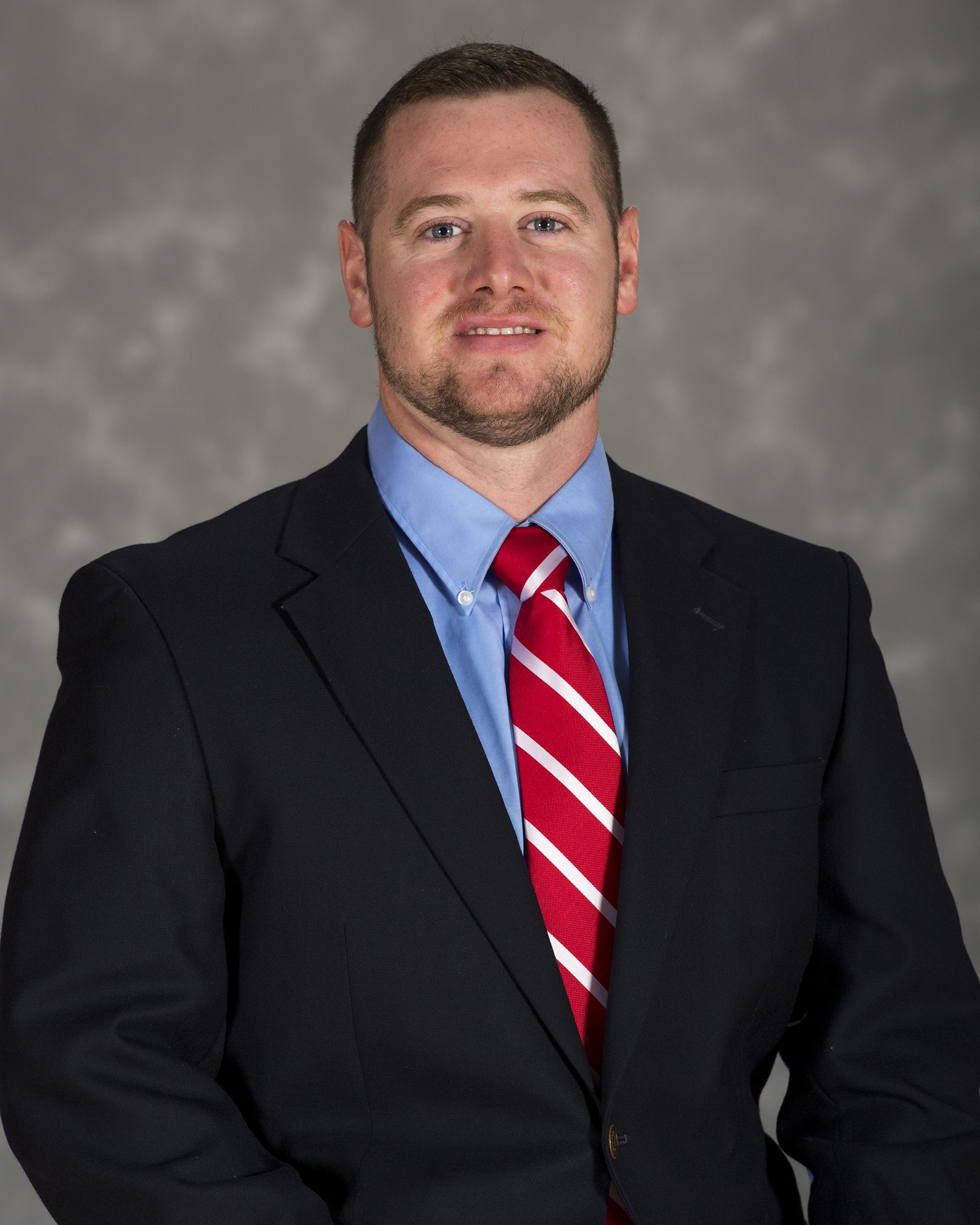 Head shot image of men's swimming & diving student-athlete Mike Burud 