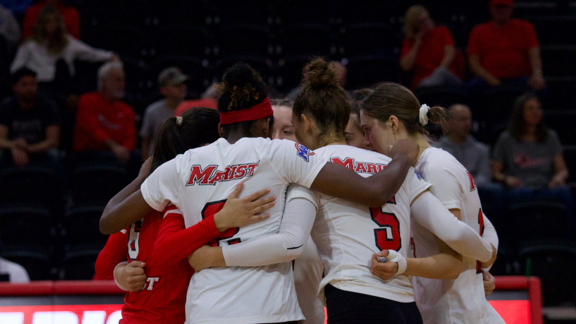 Volleyball Fairfield in Tight 32 Victory Marist College