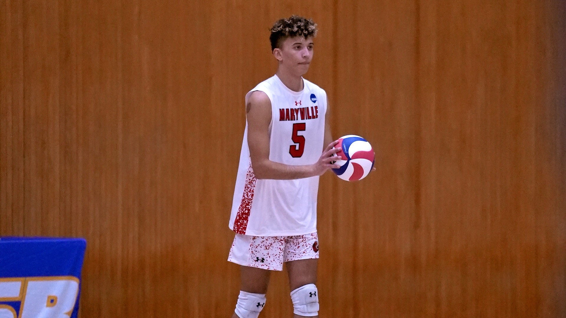 Makai Scott serve at UCSB