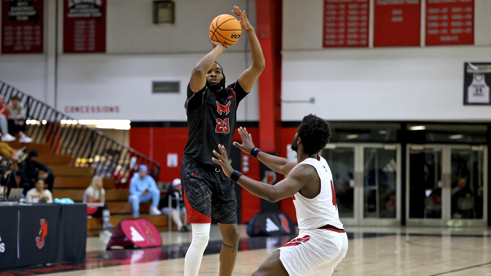 Kobe Clark jumper at Jewell 2026