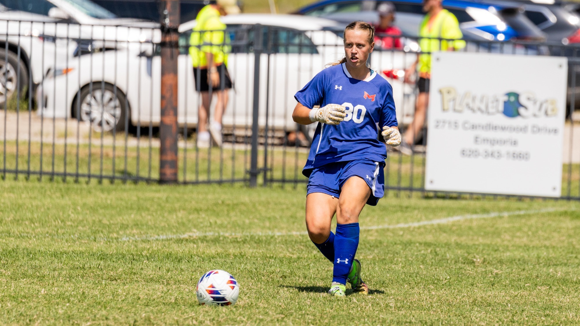 Agnes Vilen kicks the ball