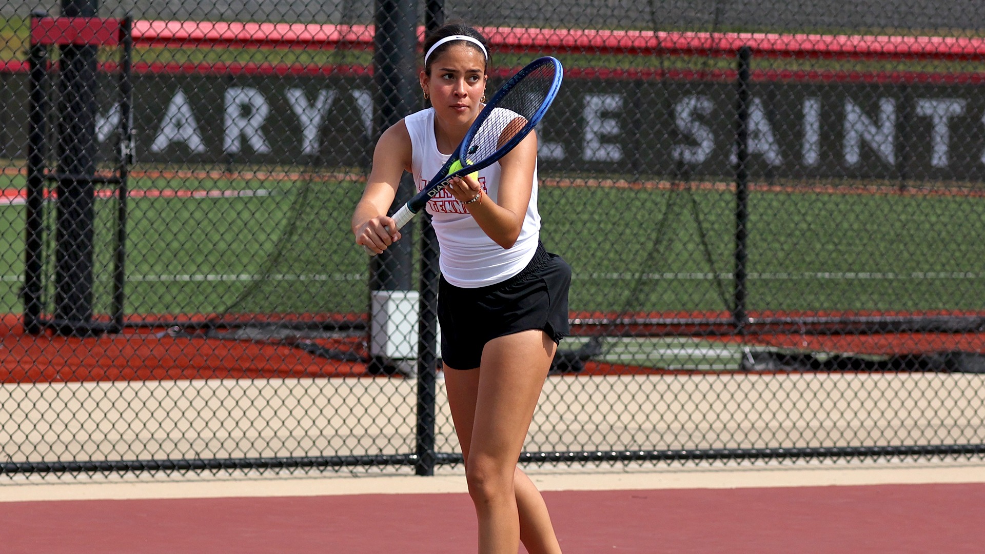 Isabella Alvarez serve vs MBU 2025