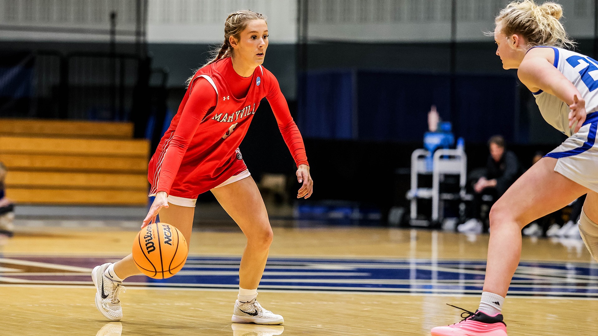 Madyson Rigdon dribble at GVSU