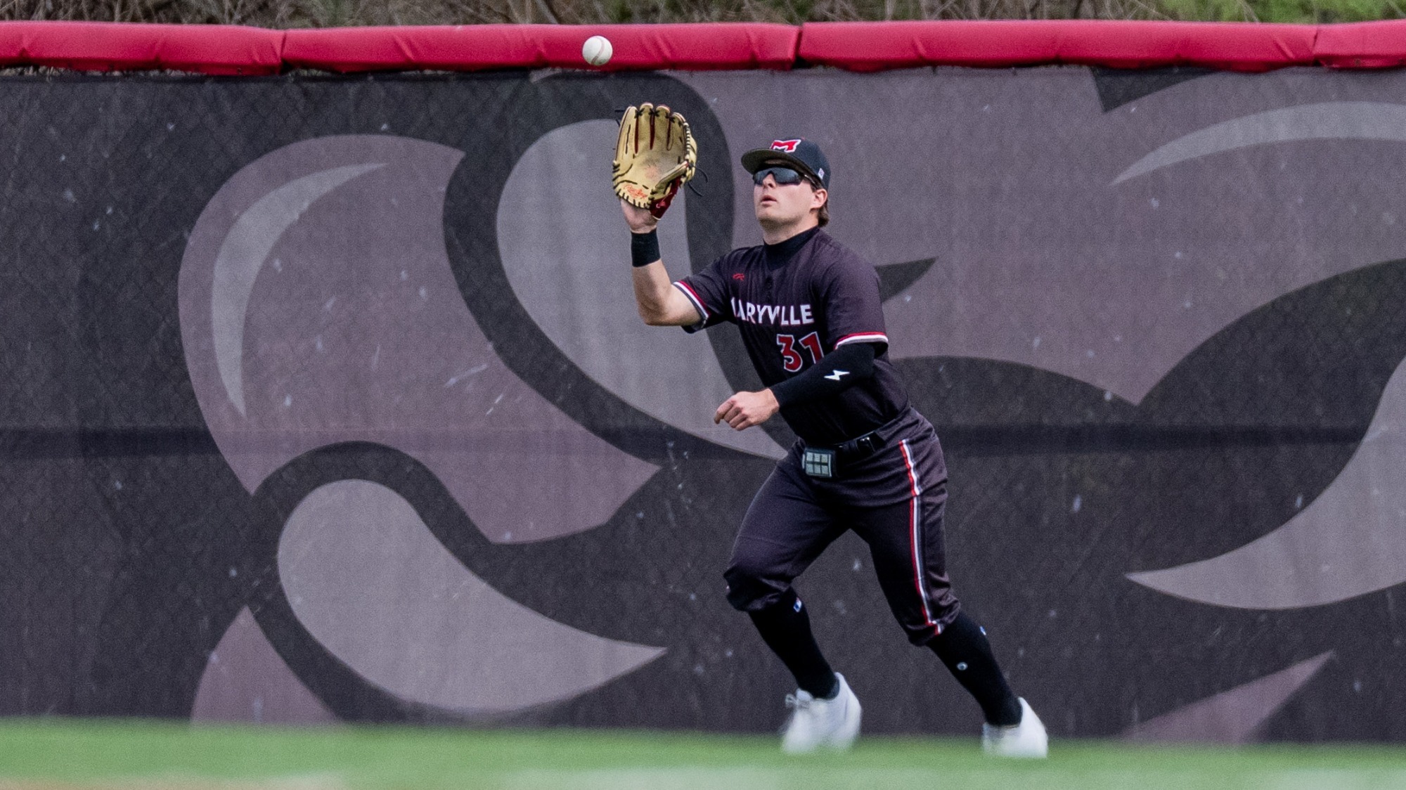 Dominic Sharp catches a ball