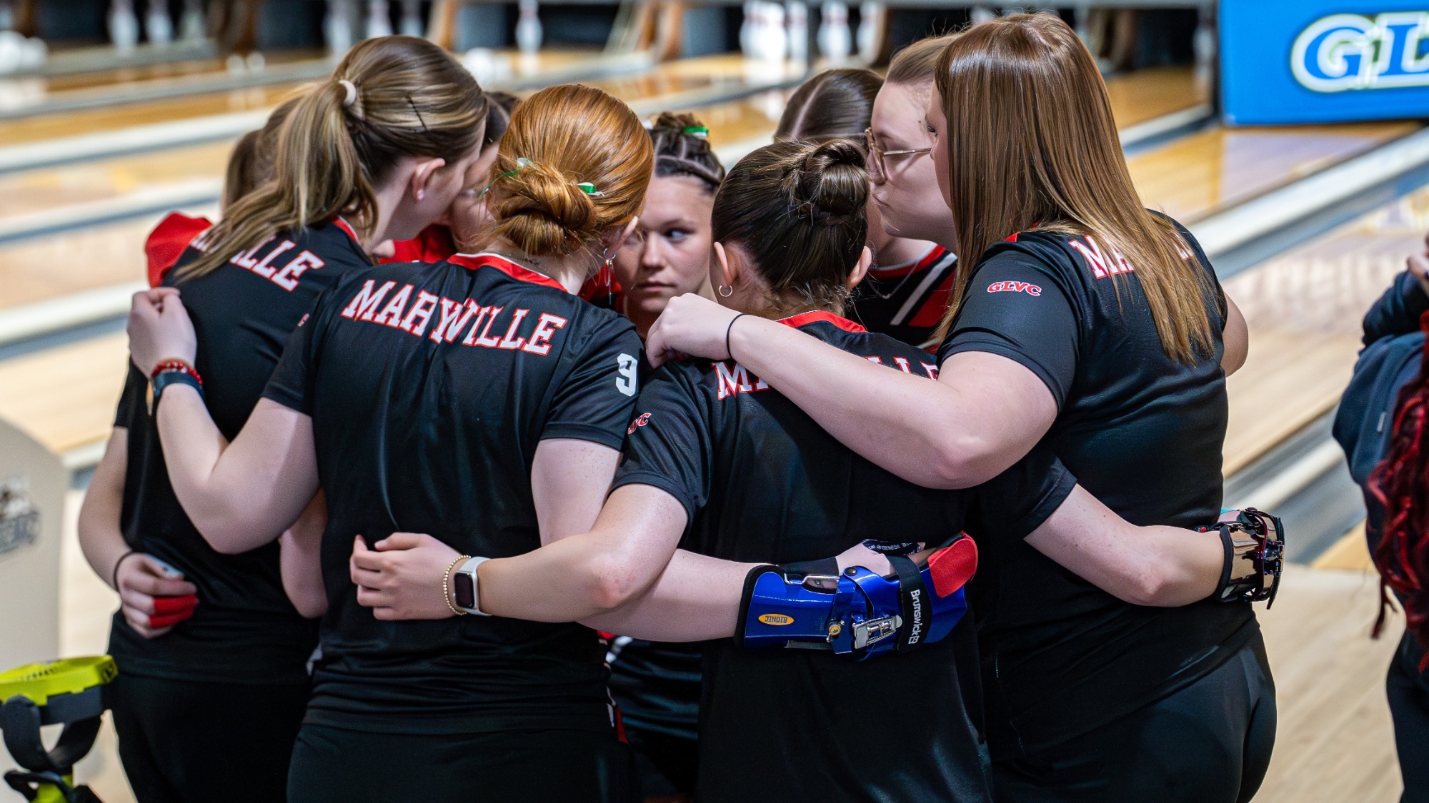 Maryville Women's Bowling Group Huddle