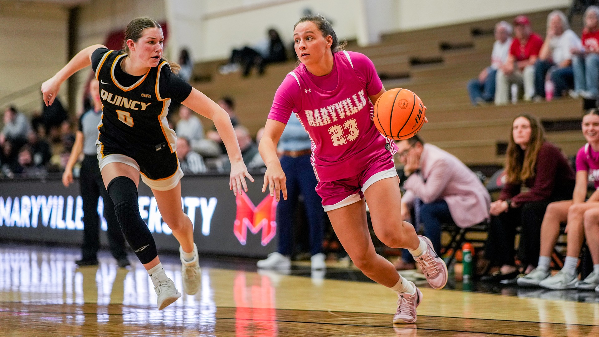 Lindsey Schadewalt dribble vs Quincy