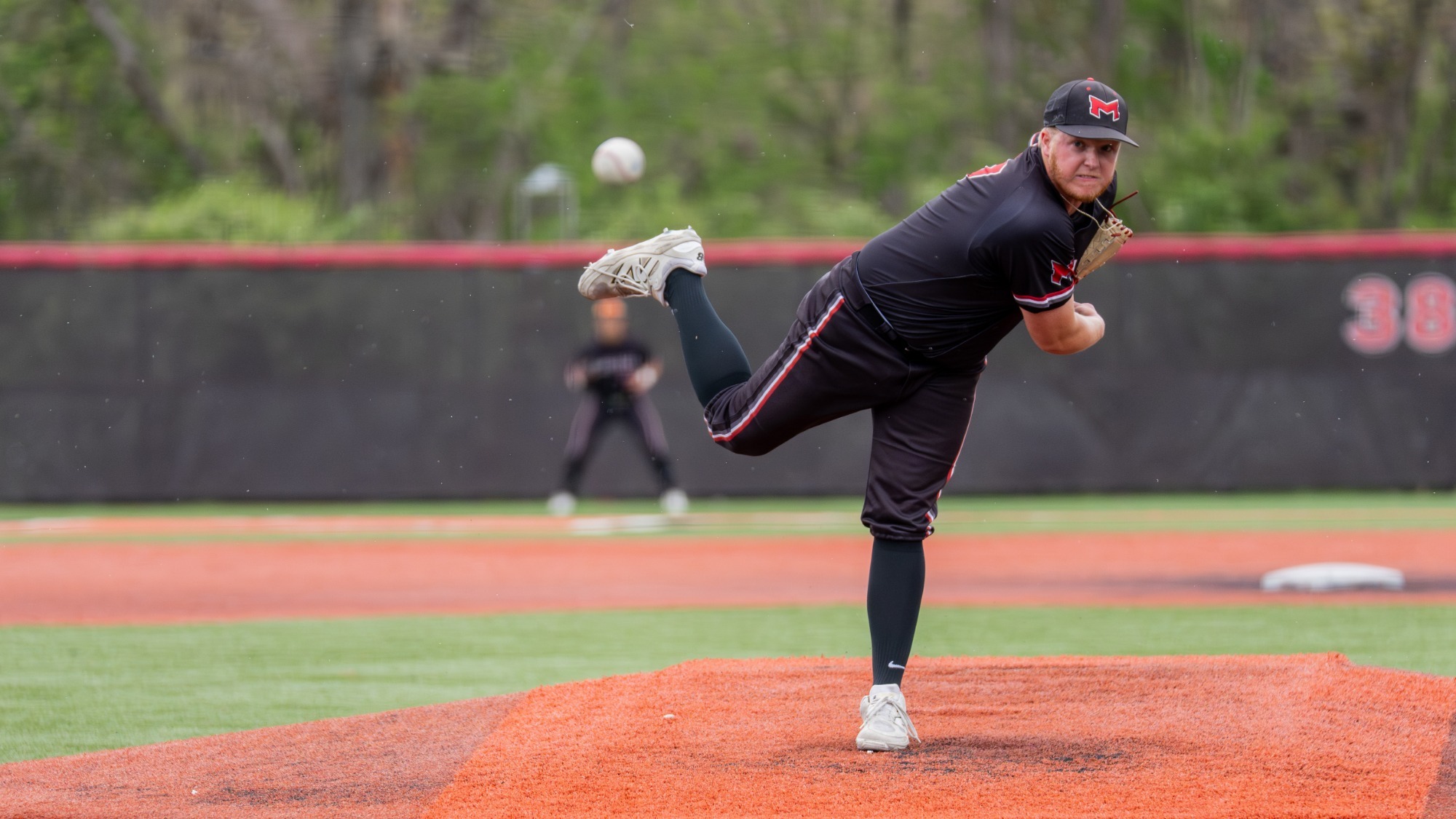 Daniel Geiss pitches