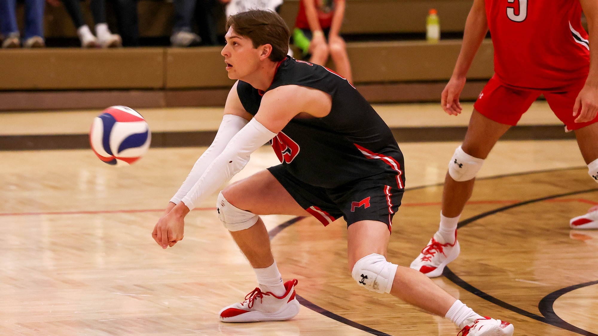 Zac Clark dig vs Rockhurst