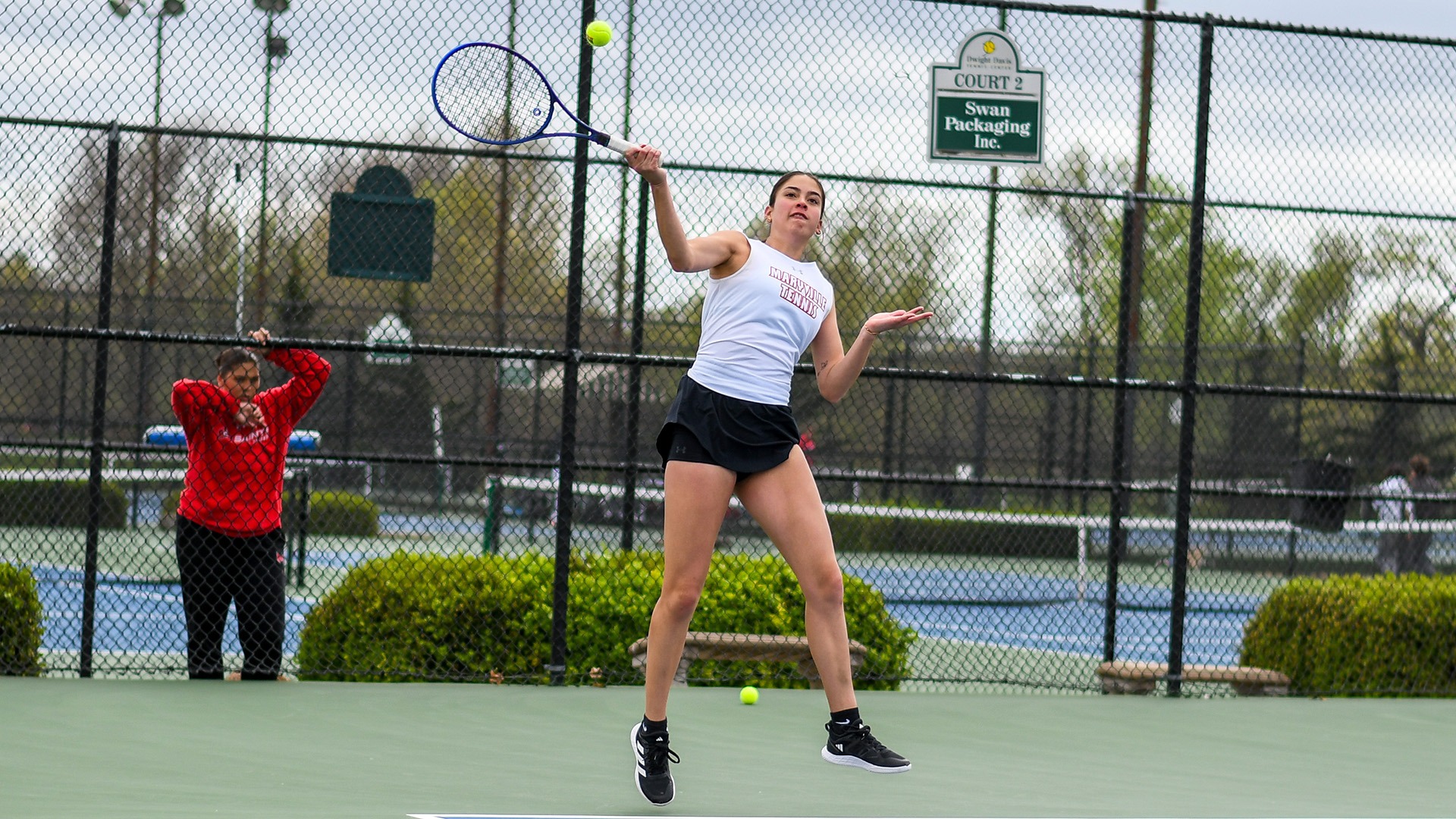 Isabella Alvarez forehand vs Quincy 