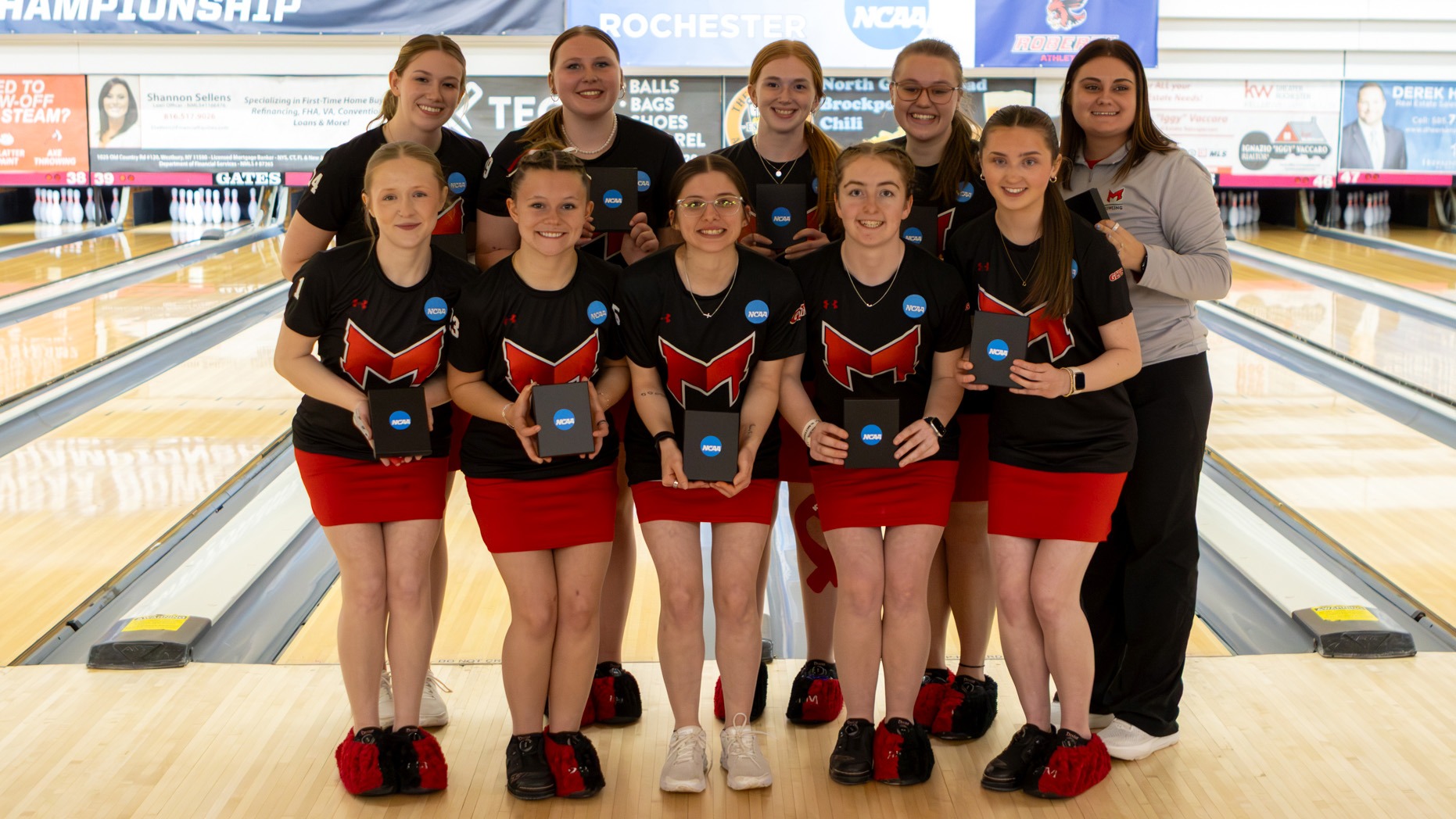 NCAA Bowling Group Photo for maryville Bowling
