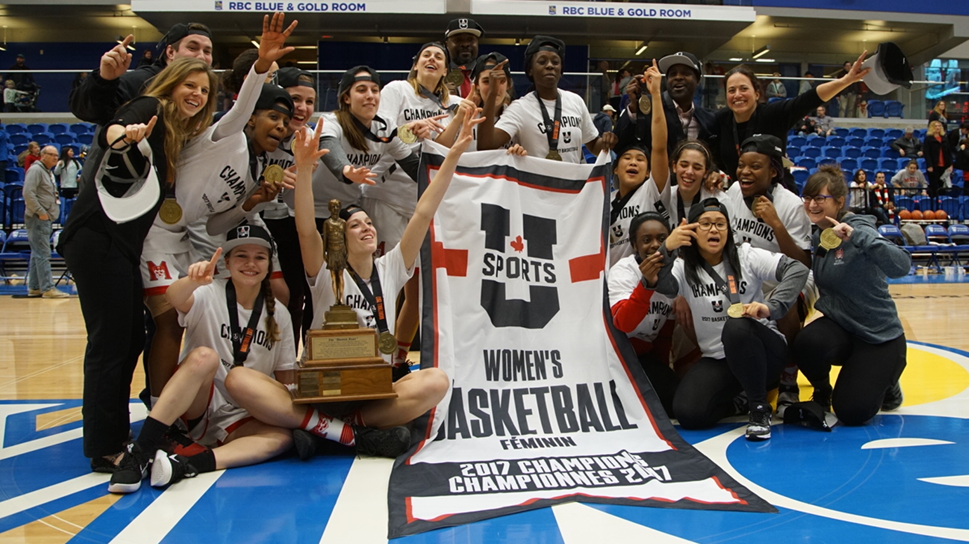 McGill celebrates first national basketball title (PHOTO: AMANDO TURA)
