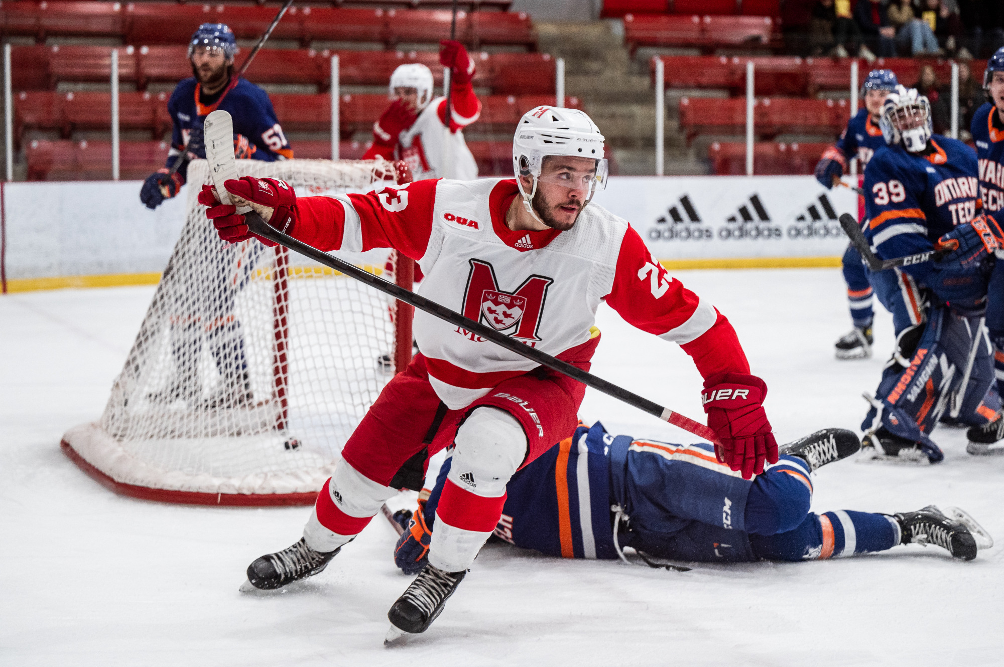 Frattaroli goes ratatat as Redbirds rattle Ridgebacks in secondplace