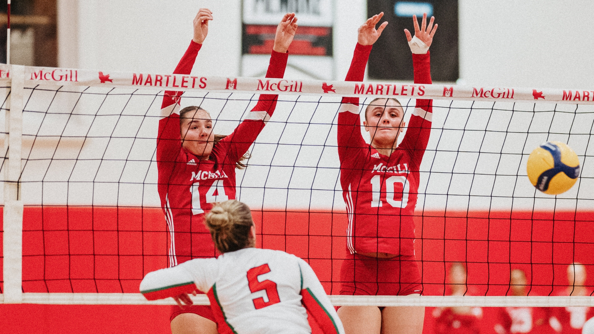 Sophie Lancup (14) and Justine Veillette (10)