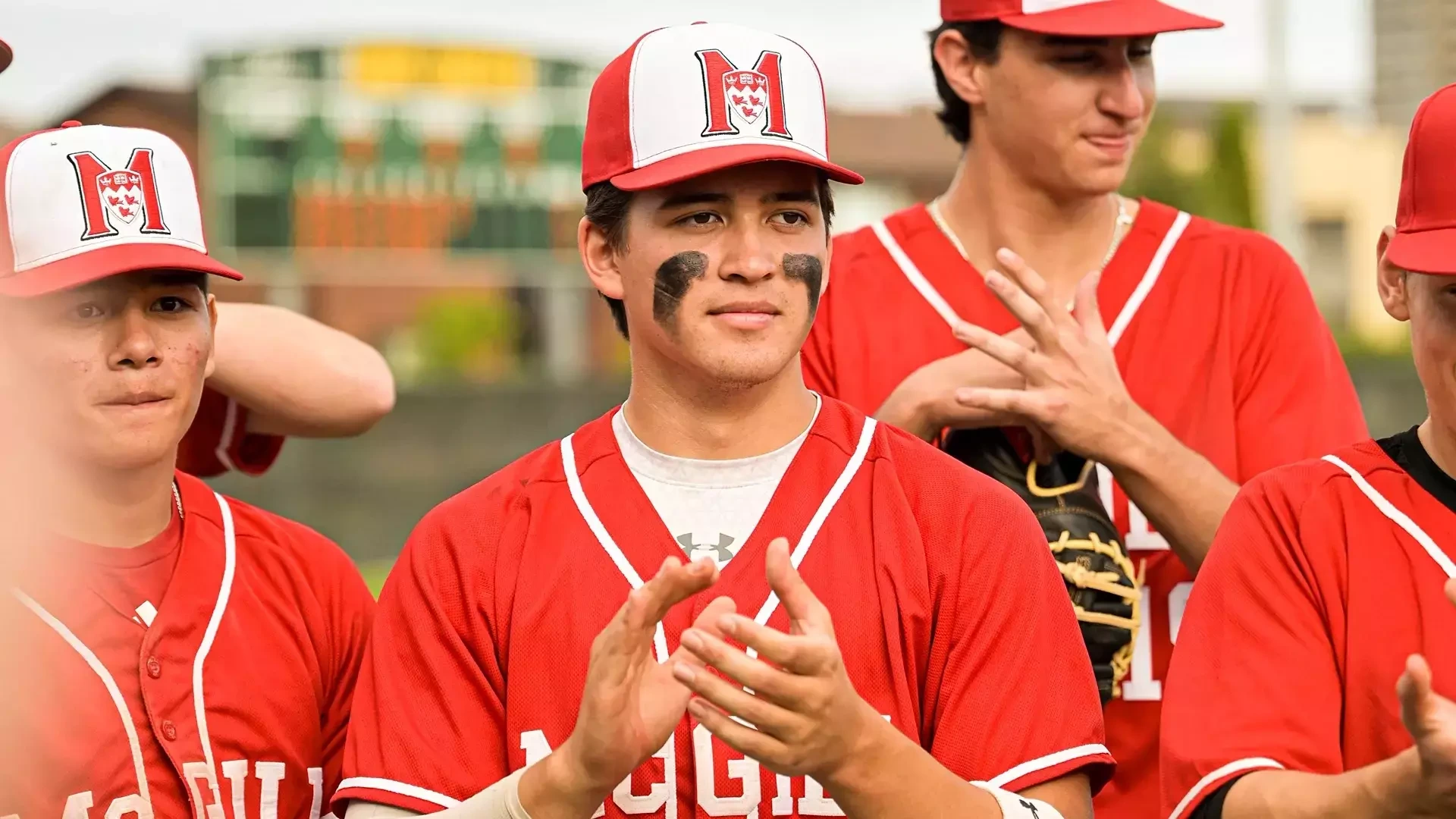 Gabriel Reque-Cruz (centre)