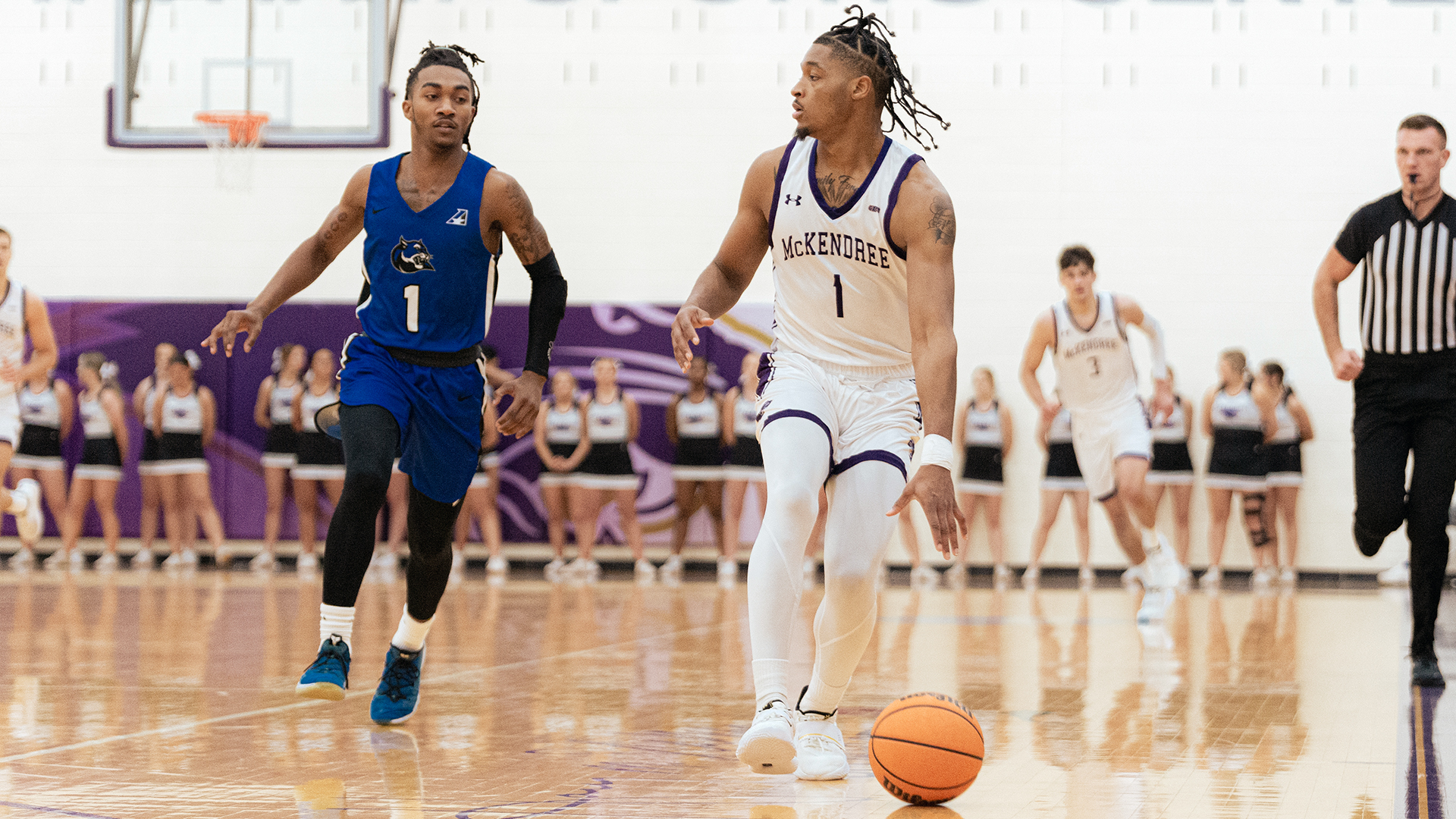 Men's Basketball Puts Five Players in Double Figures, Posts Road Win