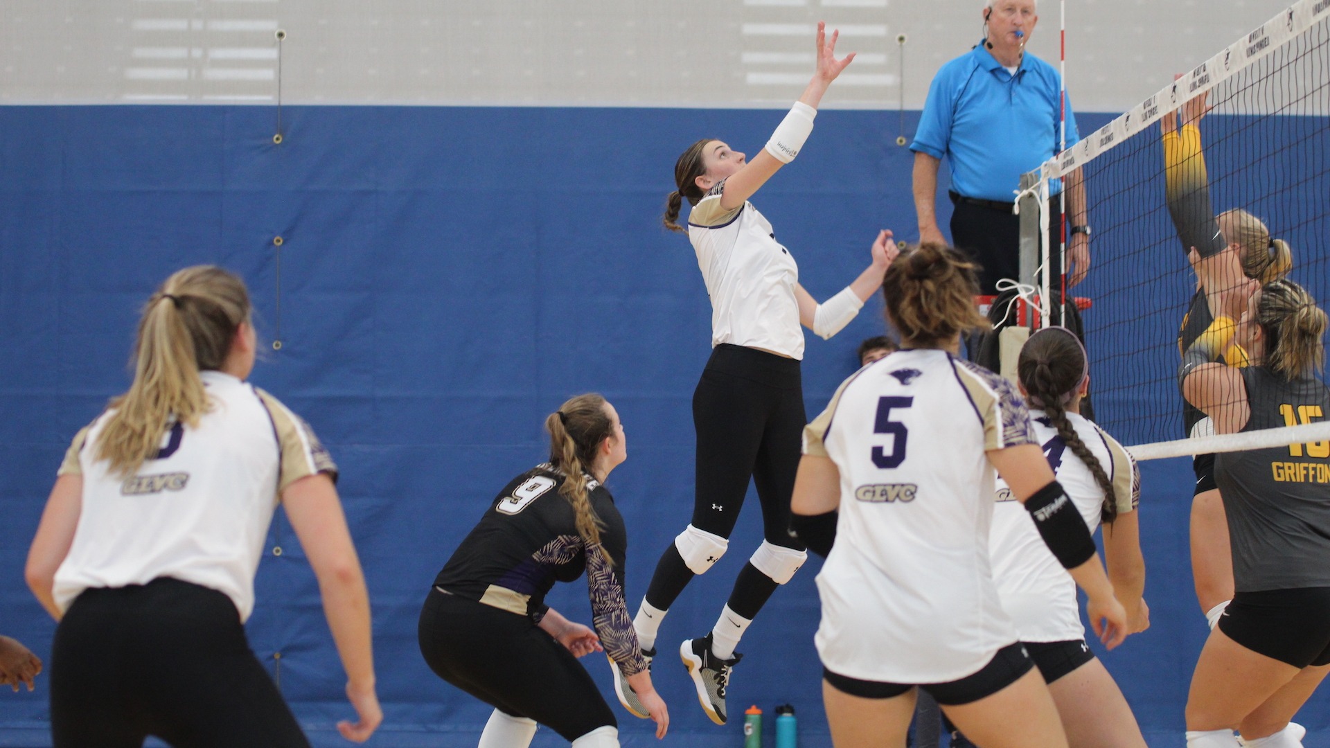 Women’s Volleyball Unable to Hold Off Missouri Western in FiveSet