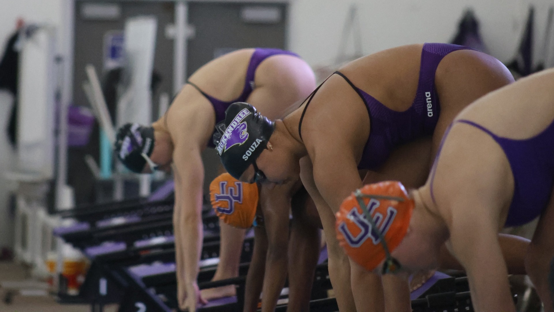 Women’s Swim and Dive Clashed at the GVSU Invite