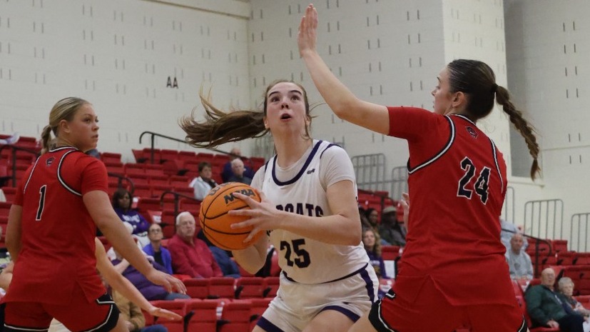 ParksWBBDavenport2526