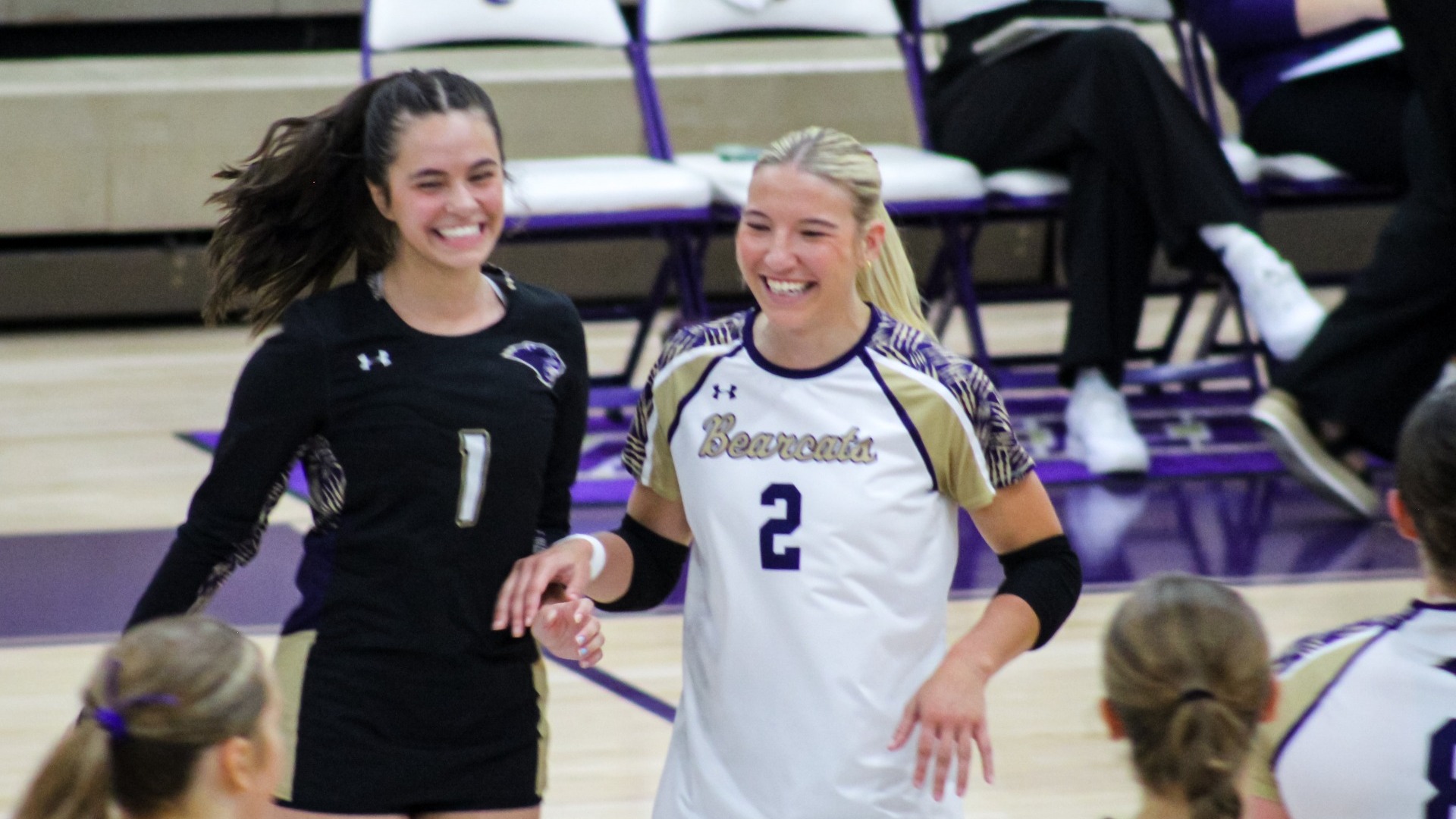Women’s Volleyball Takes Set off Lewis on Senior Day.   