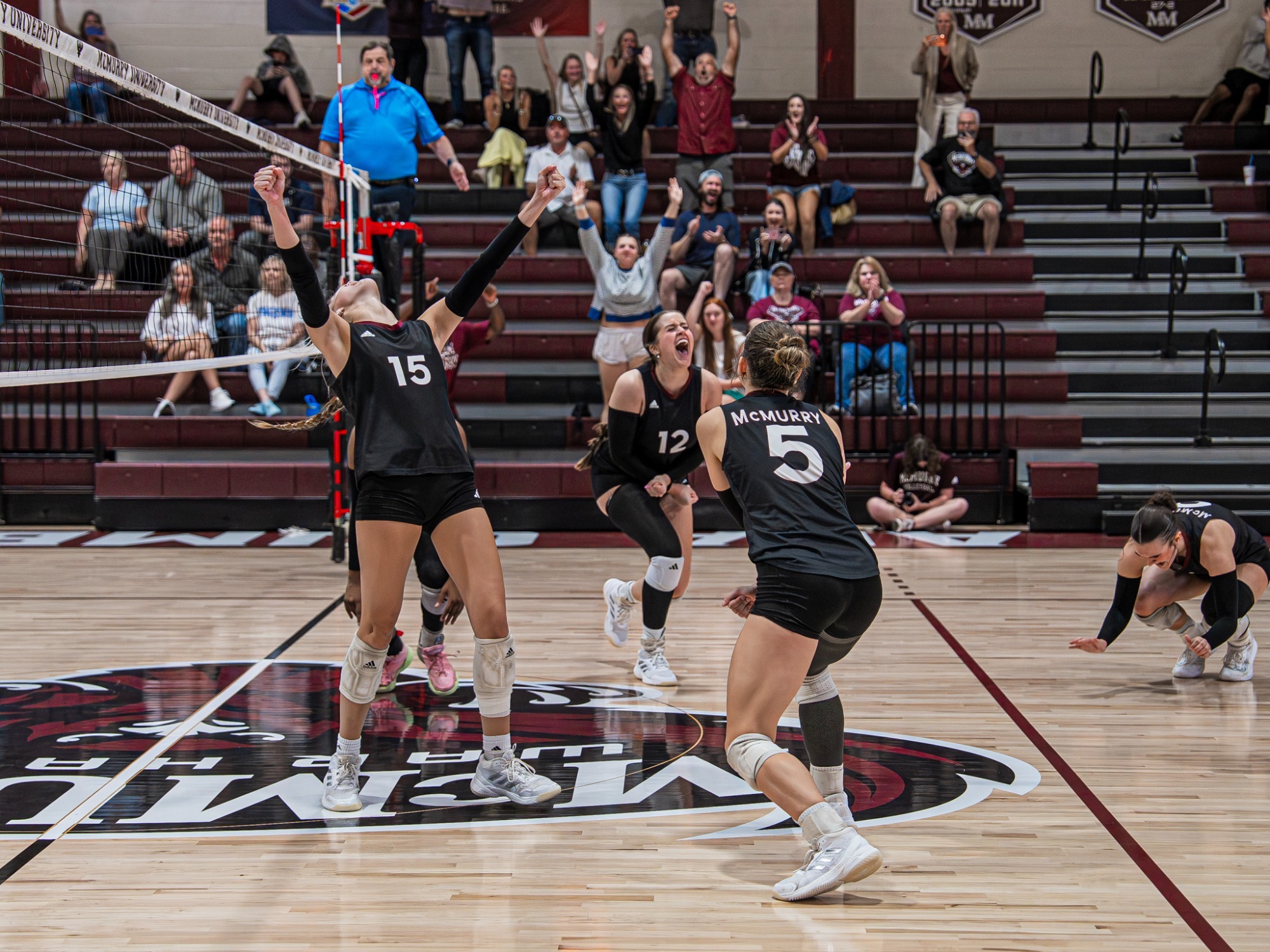 VB upsets ETBU 100926