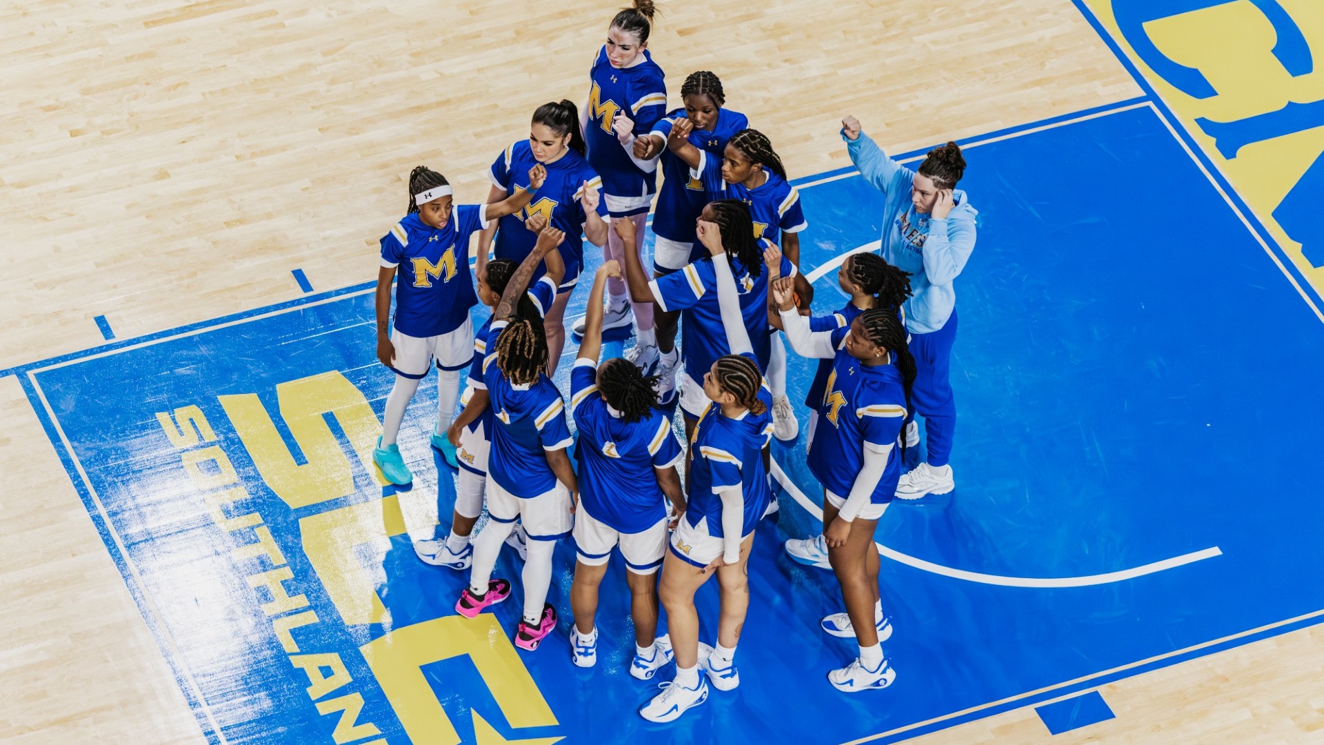 WBB Huddle vs. East Texas