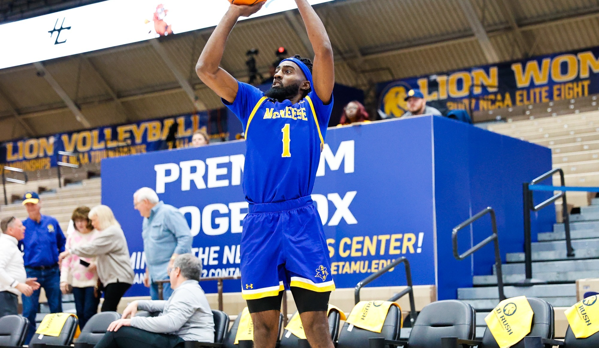 Javohn Garcia 3pt at ETAM