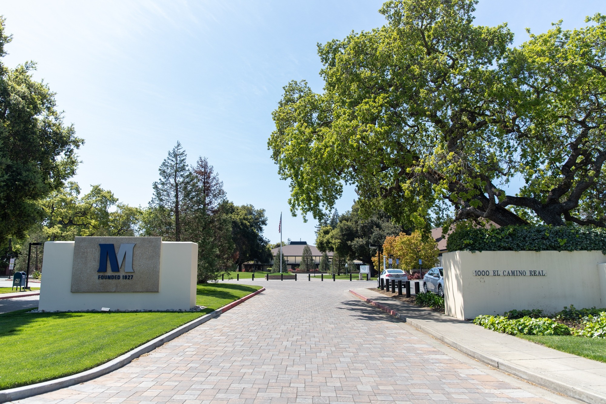 Menlo College street view