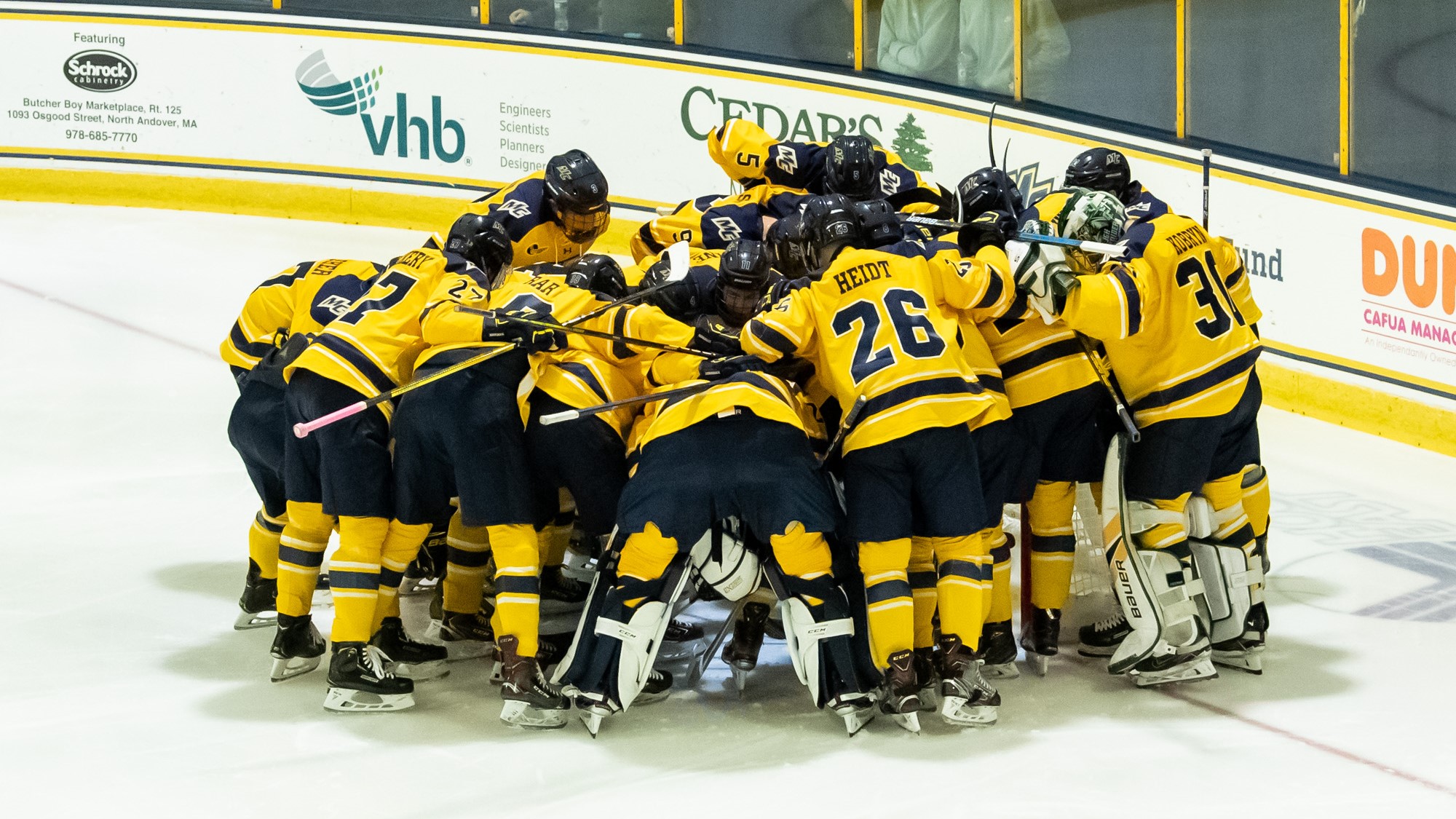 Men’s Ice Hockey Drops HighScoring Affair with 16/15 Wisconsin