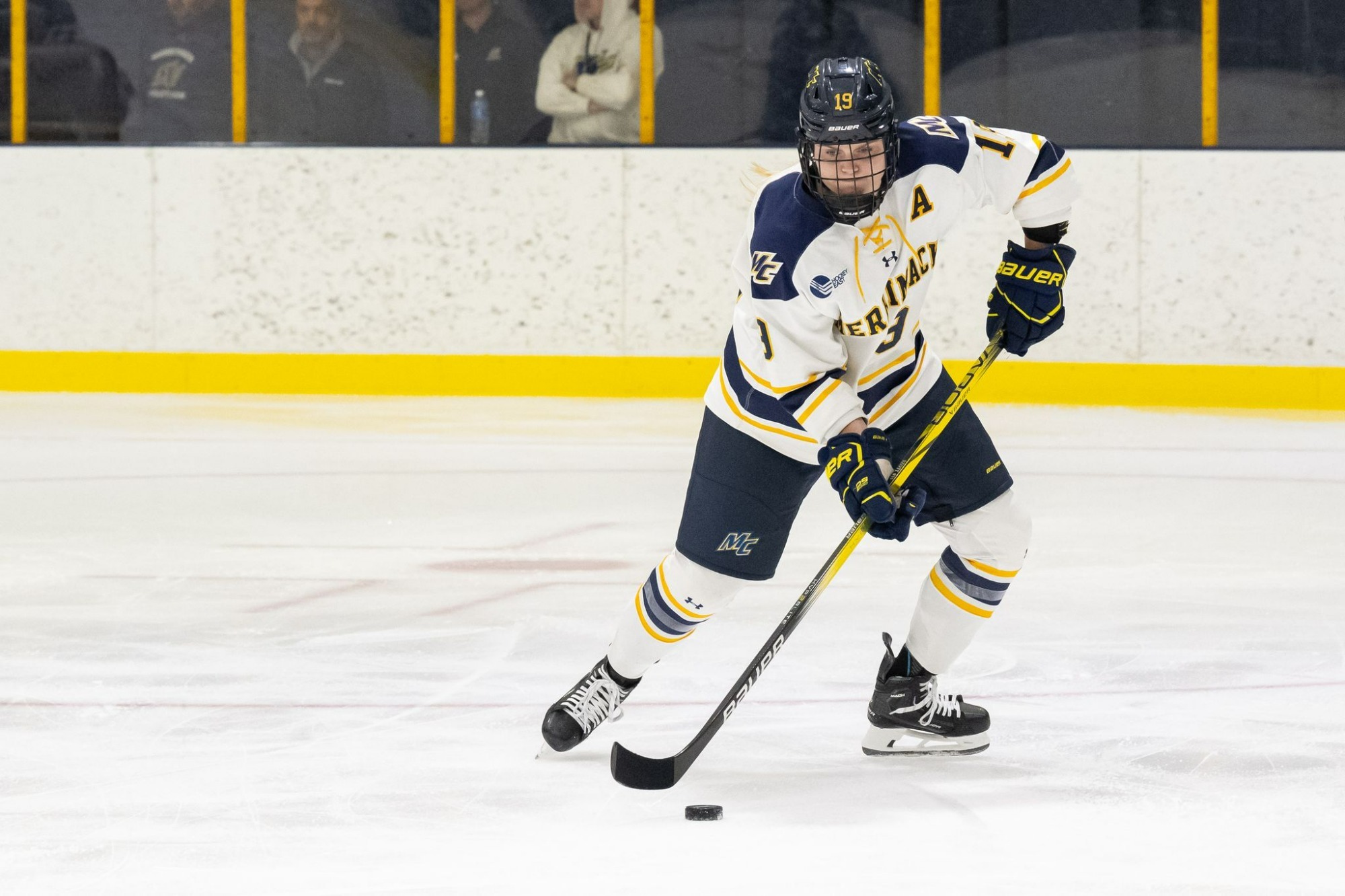 Women's Hockey Scores Late, Falls in Overtime to Boston University