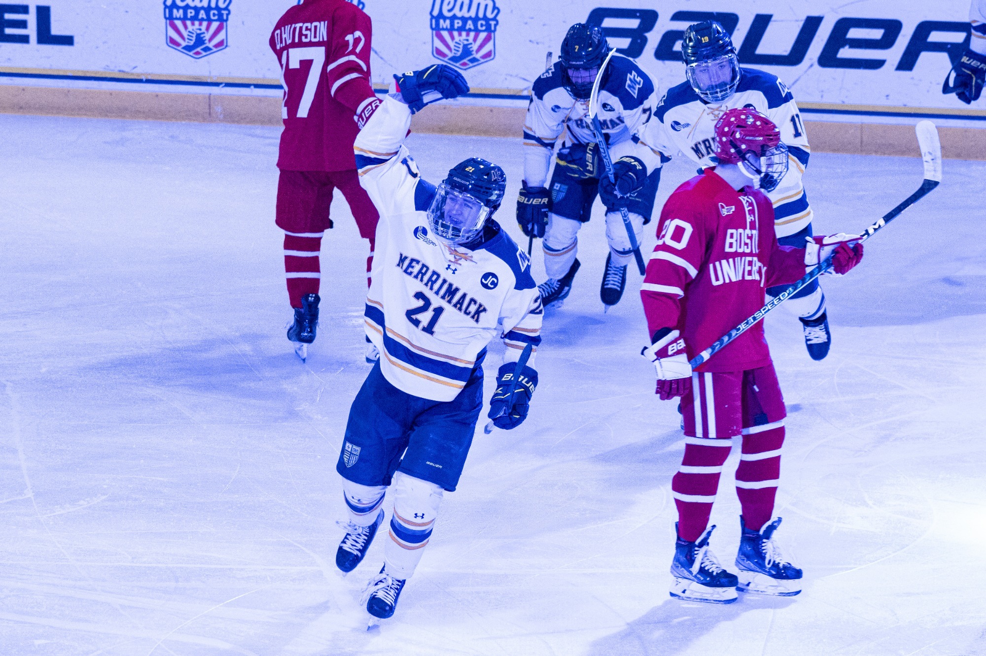 Men's Hockey Scores Last Second Winner to Sweep Boston University